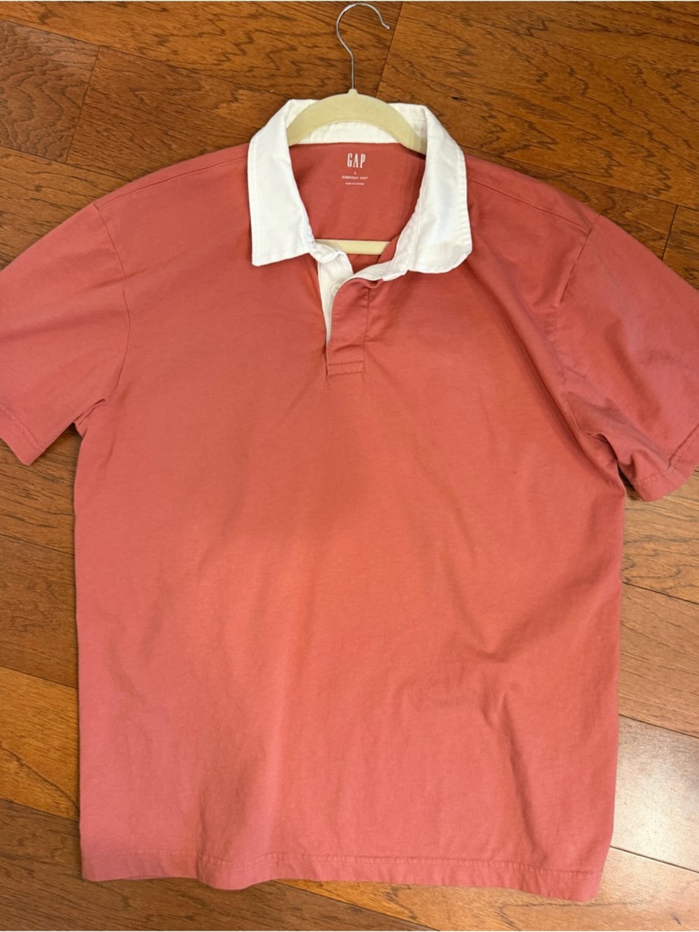 GAP Men's Coral Polo with White Contrast Collar short sleeve Size L